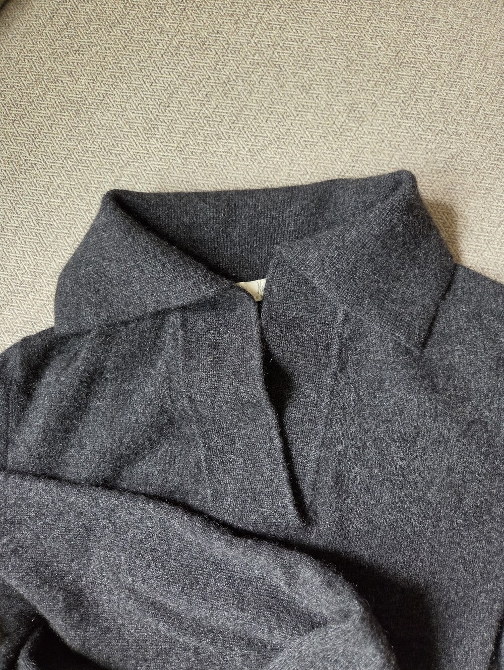 Neiman Marcus Cashmere Collection Charcoal Cashmere Wool Sweater Small - Picture 3 of 5